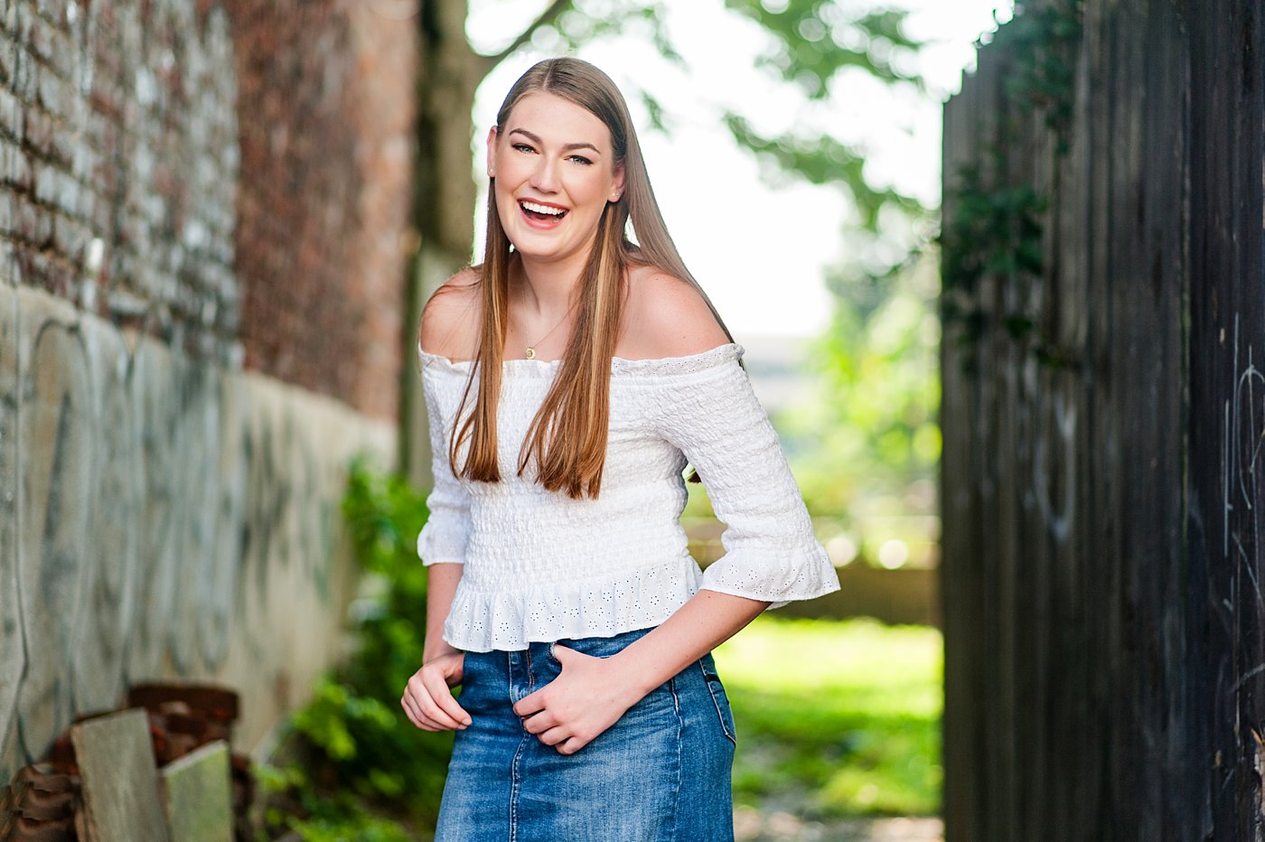senior picture poses- think happy thoughts, arms away from body, body on angle toward camera - by amber kay senior photography